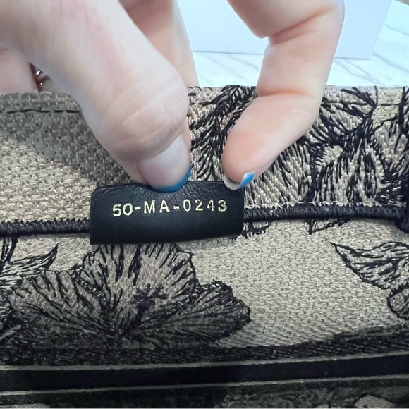 NWT Dior Book Tote Medium Canvas Embroidered Dioriviera Toile De Jouy Black Tan - Picture 13 of 16